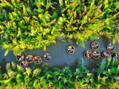 5-Day Heritage & Coastline Journey in Central Vietnam